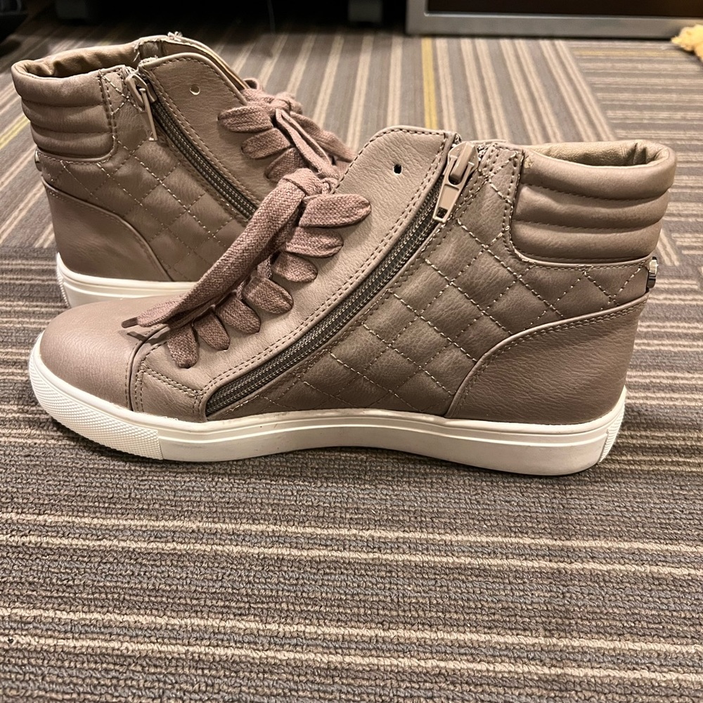 Steve Madden sneakers